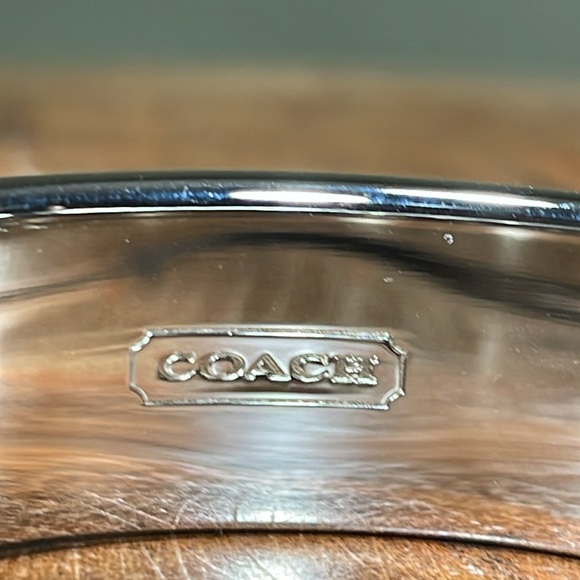 COACH HEART BANGLE - Picture 9 of 12